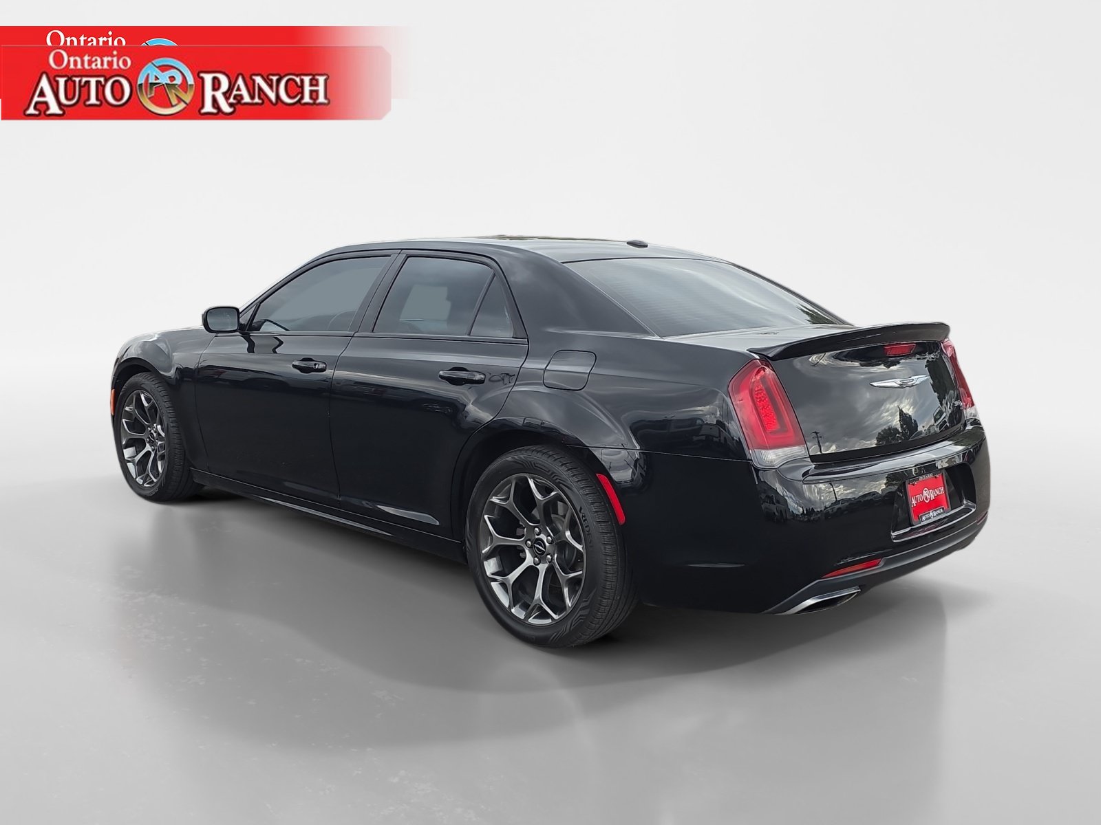 Used 2017 Chrysler 300 S w/ S Model Appearance Package RWD image 3