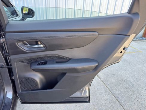 Used 2023 Nissan Ariya FWD image 42