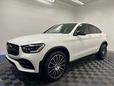 Used 2021 Mercedes-Benz GLC 300 4MATIC Coupe image 3