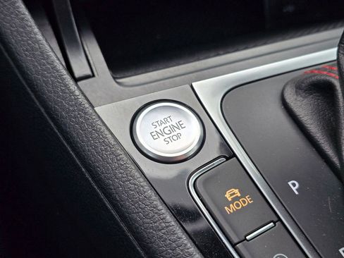 Used 2018 Volkswagen GTI SE w/ SE Leather Package FWD image 34