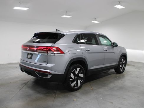 Used 2024 Volkswagen Atlas Cross Sport SE AWD/4WD image 9