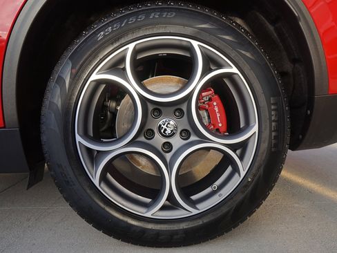 New 2024 Alfa Romeo Stelvio Sprint image 6