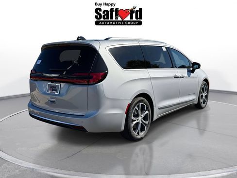 New 2026 Chrysler Pacifica Pinnacle FWD image 8