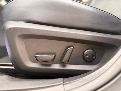 Used 2025 Mitsubishi Outlander SE FWD image 10