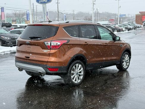 Used 2017 Ford Escape Titanium image 3