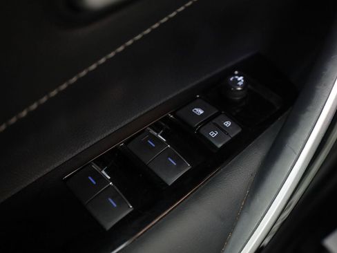 Used 2022 Toyota Corolla XSE FWD image 33