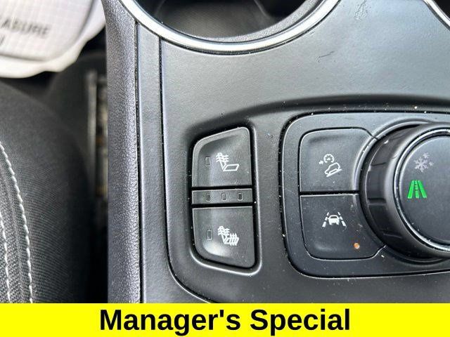 Used 2024 GMC Terrain SLE w/ Driver Convenience Package FWD image 31