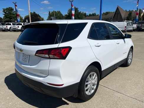 Certified 2024 Chevrolet Equinox LS w/ LS Convenience Package AWD/4WD image 3