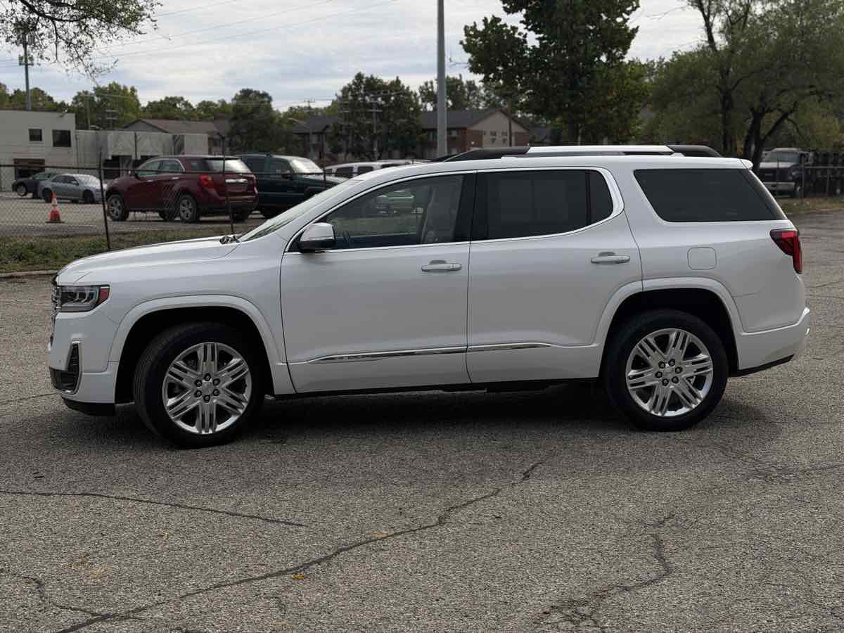 Used 2022 GMC Acadia Denali w/ Denali Ultimate Package AWD/4WD image 8