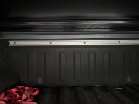 Used 2018 Nissan Frontier PRO-4X image 10