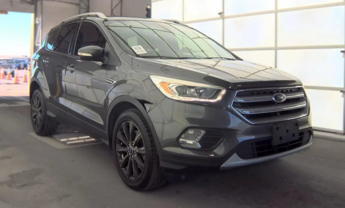 Used 2017 Ford Escape Titanium AWD/4WD image 3