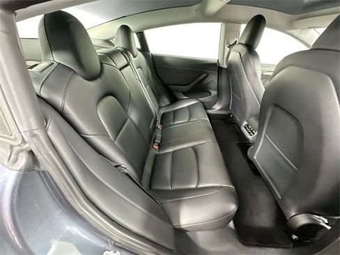 Used 2022 Tesla Model 3 Performance image 24