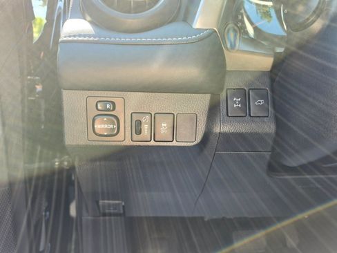 Used 2013 Toyota RAV4 Limited AWD/4WD image 22