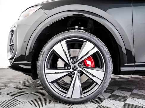 New 2025 Audi SQ5 Premium Plus image 6