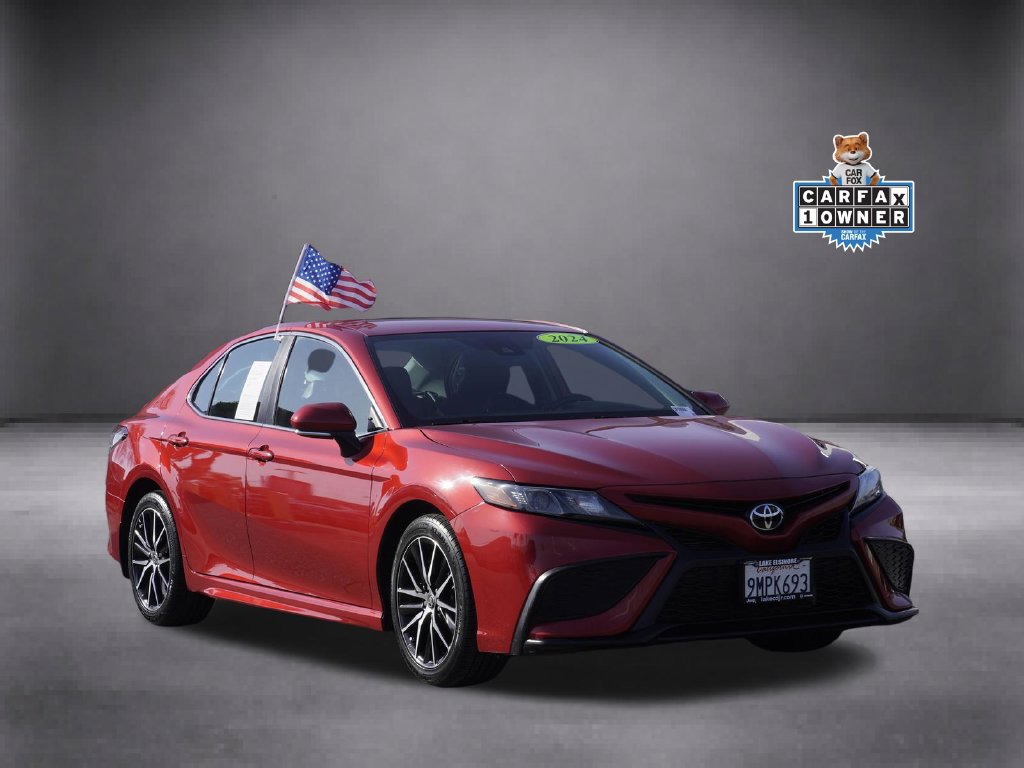 Used 2024 Toyota Camry SE FWD image 2