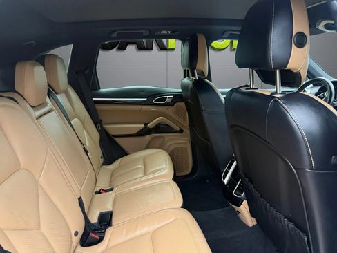 Used 2016 Porsche Cayenne AWD/4WD image 21