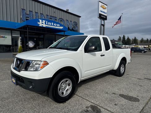 Used 2015 Nissan Frontier S image 1