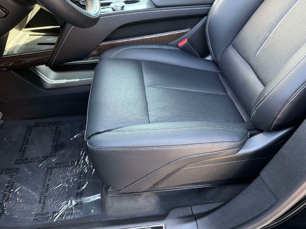Used 2026 Cadillac Vistiq Sport w/ LPO, Floor Liner Package AWD/4WD image 3