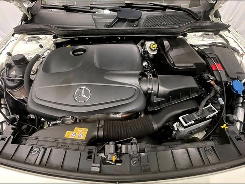 Used 2017 Mercedes-Benz GLA 250 4MATIC image 30