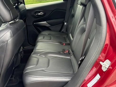 Used 2020 Jeep Cherokee High Altitude AWD/4WD image 9