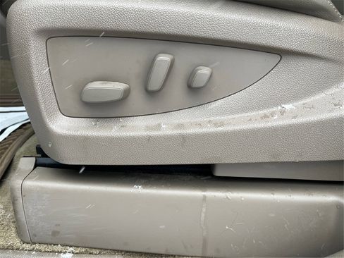 Used 2015 Chevrolet Suburban LT image 46