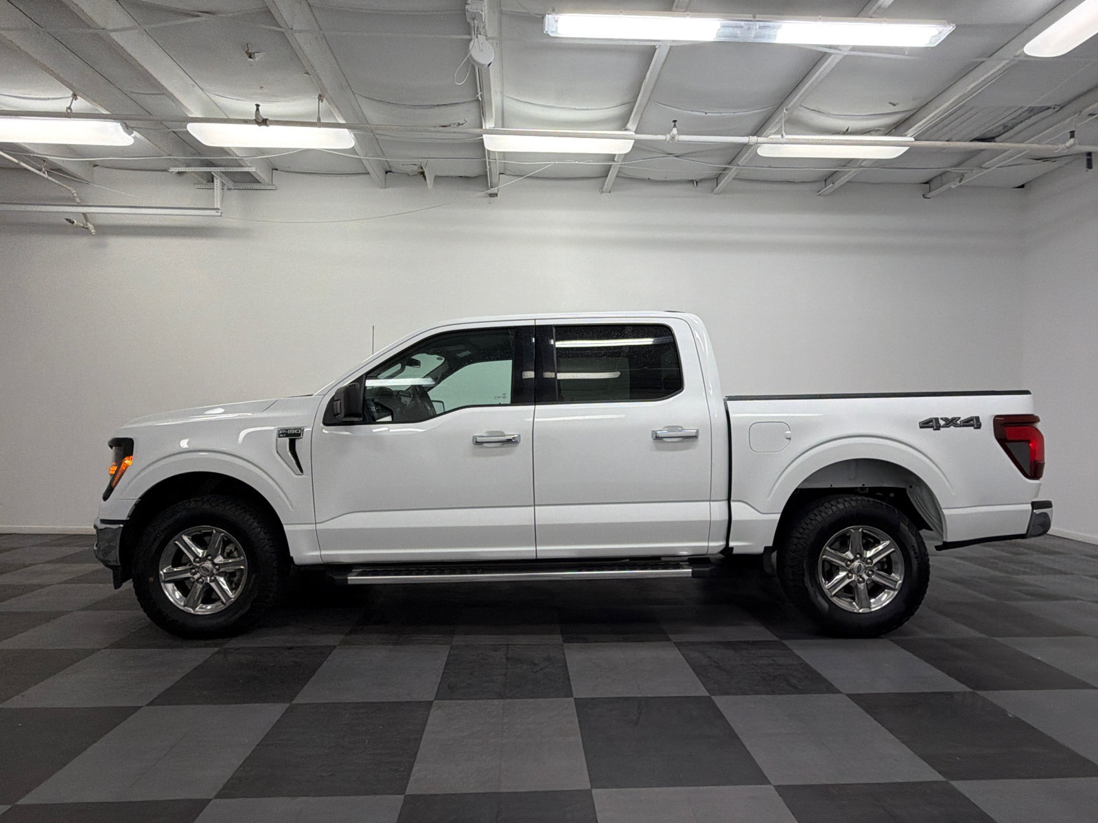 Used 2025 Ford F150 XLT w/ Equipment Group 301A Standard AWD/4WD image 4