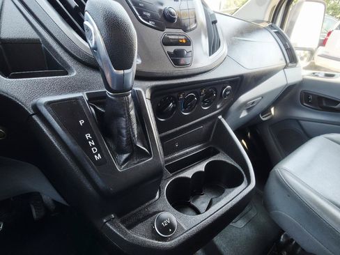 Used 2018 Ford Transit 250 148 Medium Roof RWD image 30