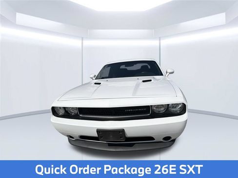 Used 2013 Dodge Challenger SXT RWD image 2