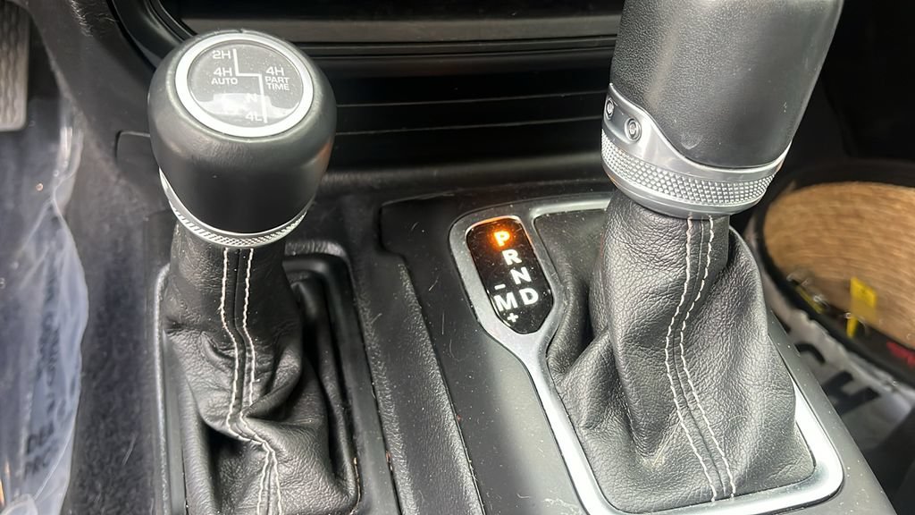 Used 2023 Jeep Wrangler Unlimited Sahara AWD/4WD image 14