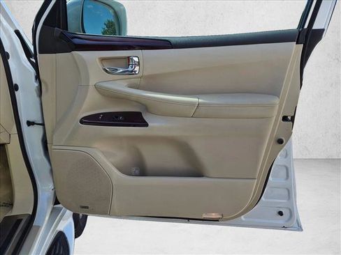 Used 2014 Lexus LX 570 4WD image 26