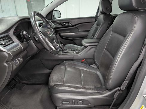 Used 2017 GMC Acadia SLT AWD/4WD image 4