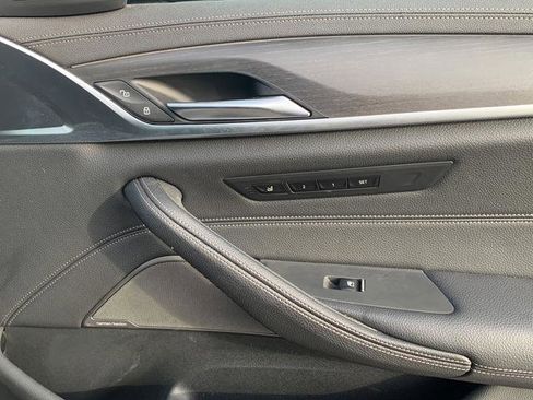 Used 2023 BMW M550i xDrive w/ Dynamic Handling Package image 48