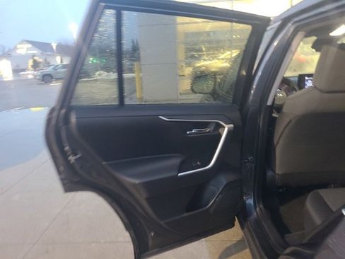 Used 2022 Toyota RAV4 XLE image 14