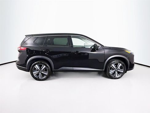 Used 2025 Nissan Rogue SL AWD/4WD image 12