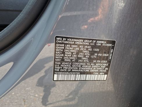 Used 2020 Volkswagen Atlas Cross Sport SEL R-Line FWD image 28