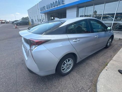 Used 2016 Toyota Prius Two FWD image 5