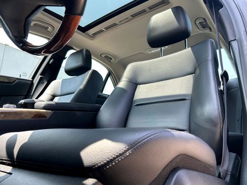 Used 2011 Mercedes-Benz E 350 4MATIC Sedan image 11