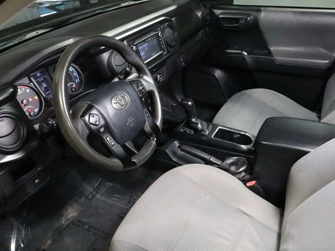 Used 2019 Toyota Tacoma SR image 8