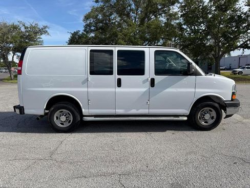 Used 2024 Chevrolet Express 2500 w/ Driver Convenience Package RWD image 6