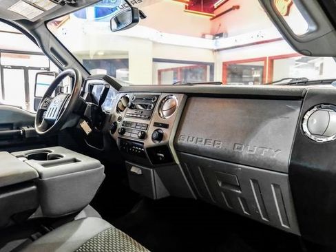 Used 2015 Ford F250 XLT w/ XLT Interior Package image 13