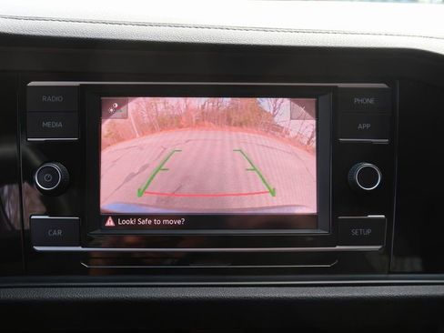 Used 2019 Volkswagen Jetta S image 24