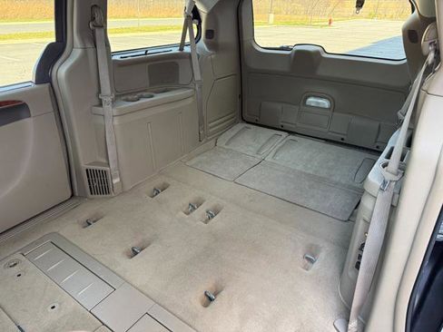 Used 2015 Chrysler Town & Country Limited Platinum w/ Trailer Tow Group image 20