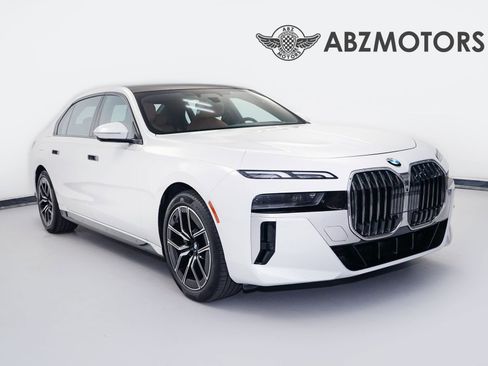 Used 2023 BMW 740i RWD image 1