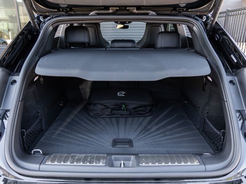 Certified 2025 Porsche Macan 4 Electric image 32