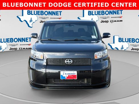Used 2008 Scion xB FWD image 2