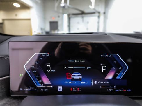 Certified 2024 BMW X6 xDrive40i w/ Premium Package image 14