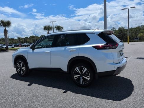 Certified 2024 Nissan Rogue SL FWD image 6