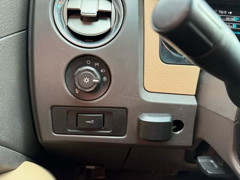 Used 2011 Ford F150 XLT w/ XLT Convenience Pkg image 20