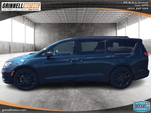 Used 2025 Chrysler Pacifica Limited FWD image 8
