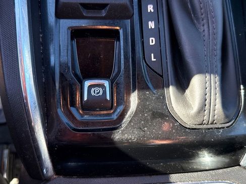 Used 2024 GMC Canyon Elevation w/ Convenience Package image 29